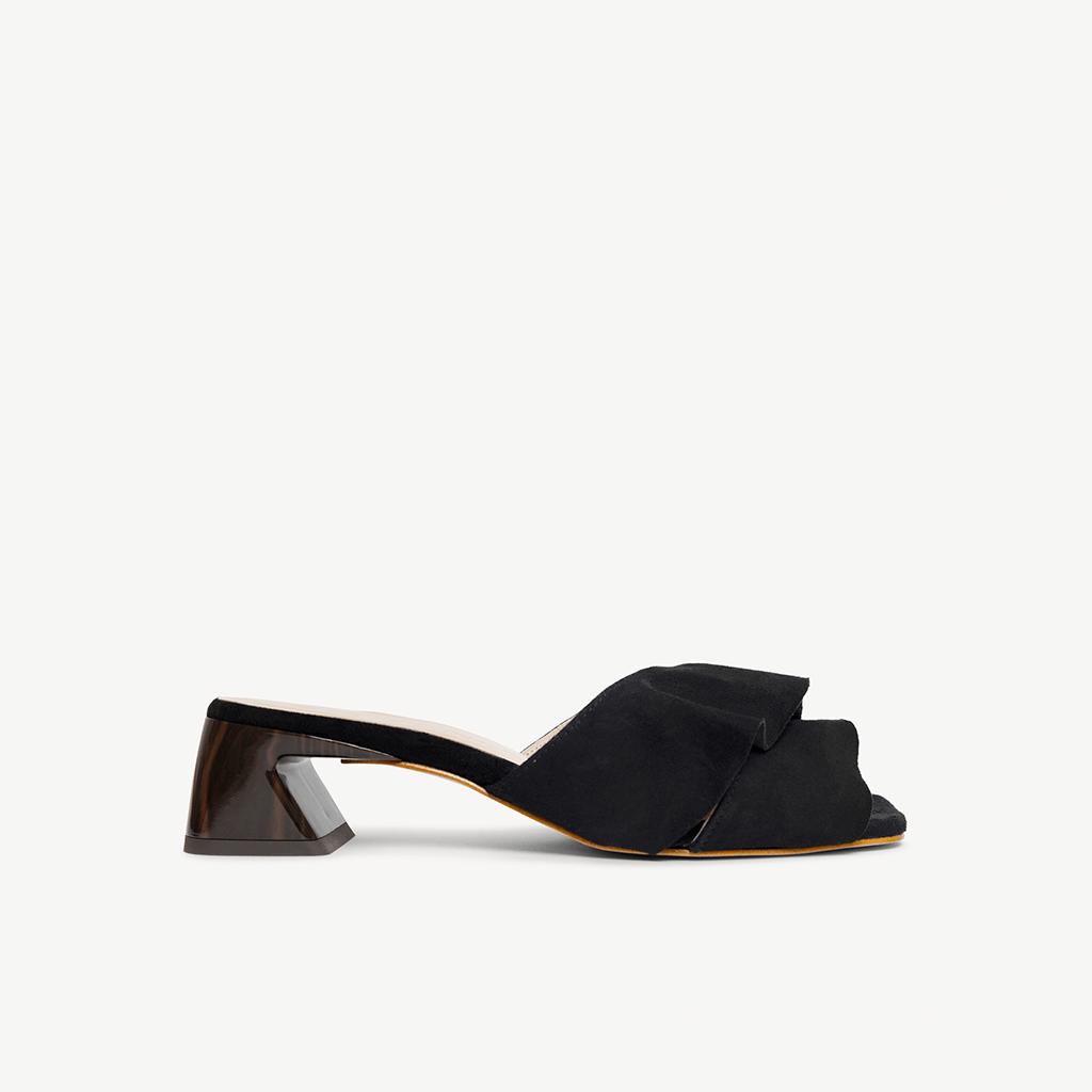 Sandalias mule negras de ante Calm Black de Sabinis