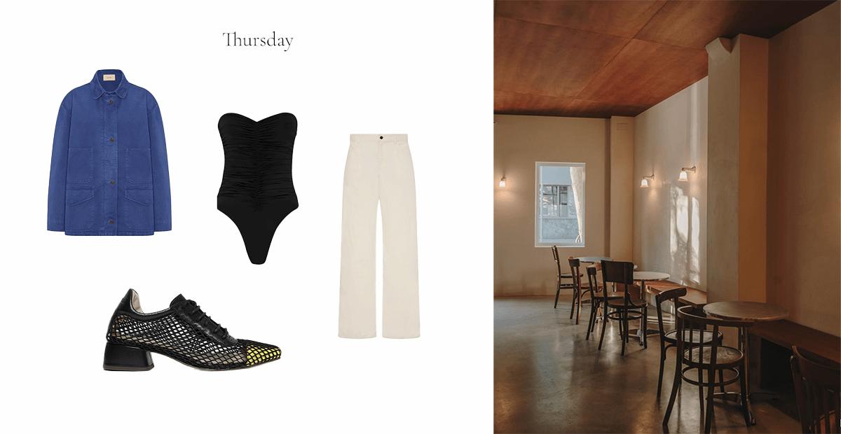 Look de estilo relajado para mujer con zapatos Sabinis London negros, pantalón blanco, body negro y sobrecamisa azul, junto a cafetería acogedora en Poblenou.