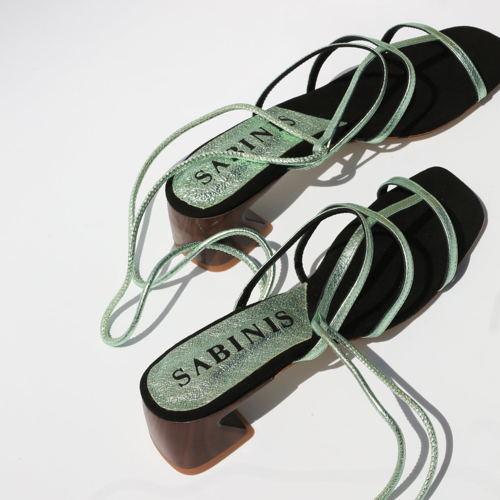 Sandalias de tacón ancho piel metalizada jade - Sabinis Eternal