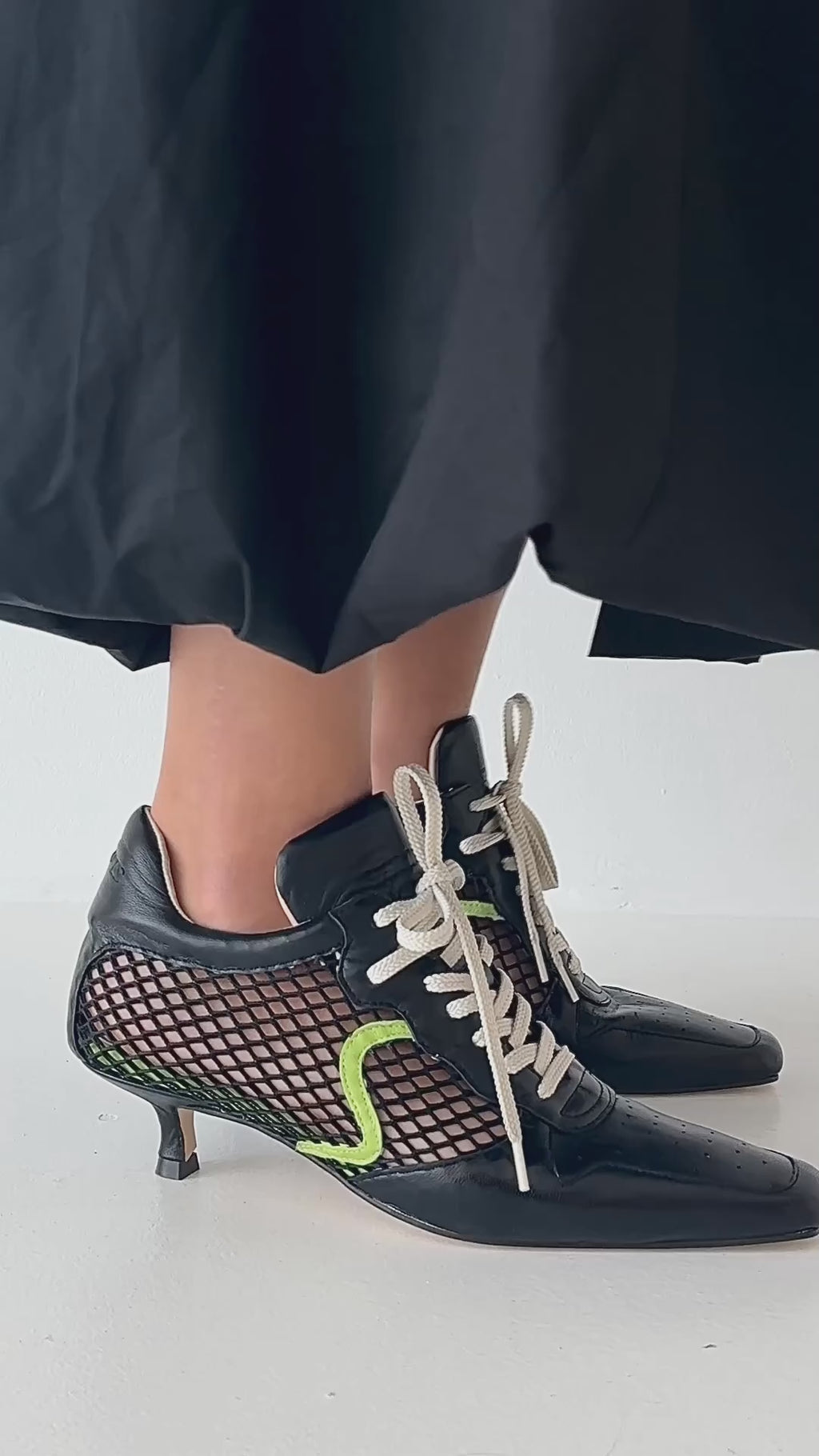 Modelo Lons Angeles de Sabinis sneaker tacón kitten casual, elegante y cómodo 