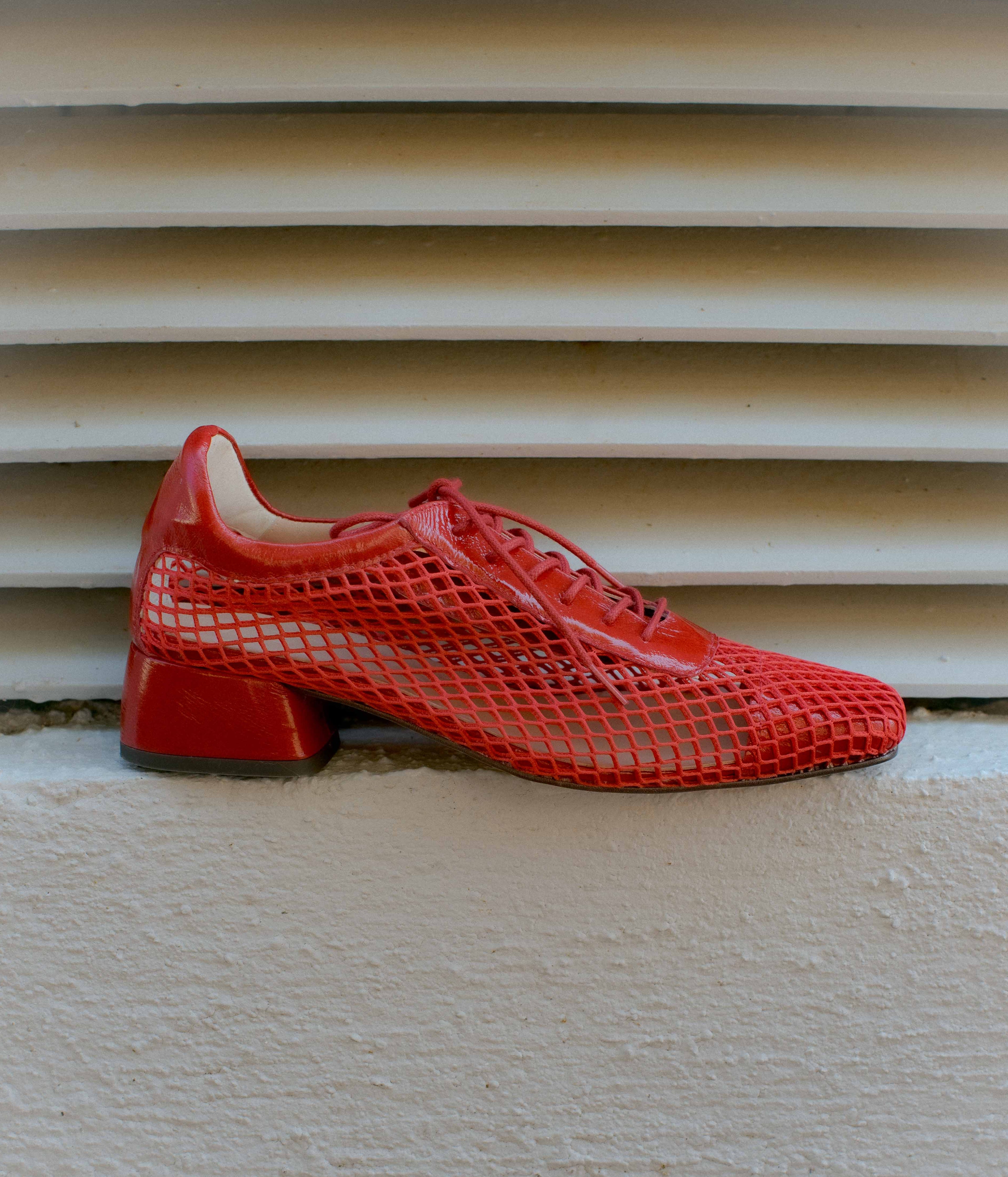 zapato rojo rejilla de Sabinis