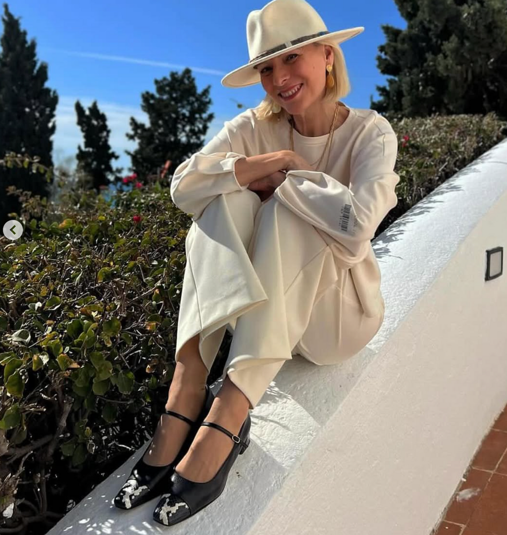 zapatos mary jane mujer negro grabado pitón y puntera contraste con tacon comodo modelo Paris Sabinis 